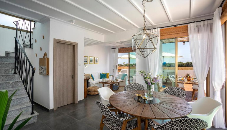 Louis Chris Le Mare Villa