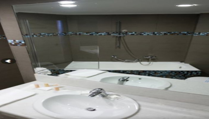 Lutania Beach Hotel