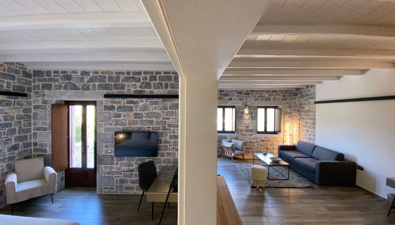 4* Manifest Hotel