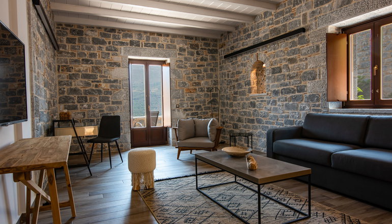 4* Manifest Hotel