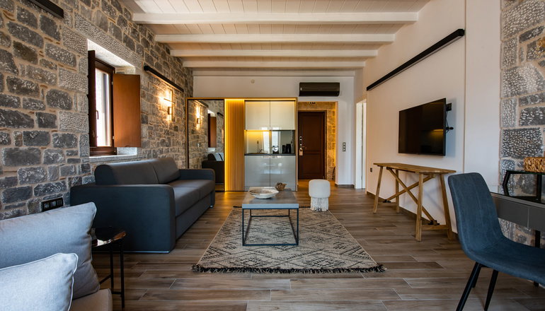 4* Manifest Hotel