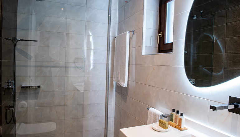 4* Manifest Hotel
