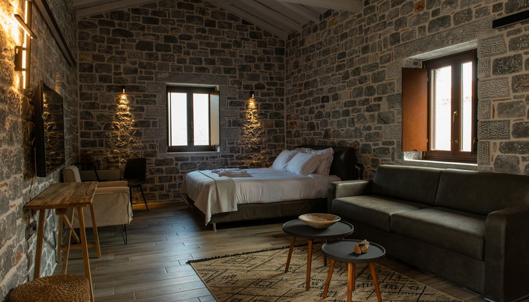 4* Manifest Hotel