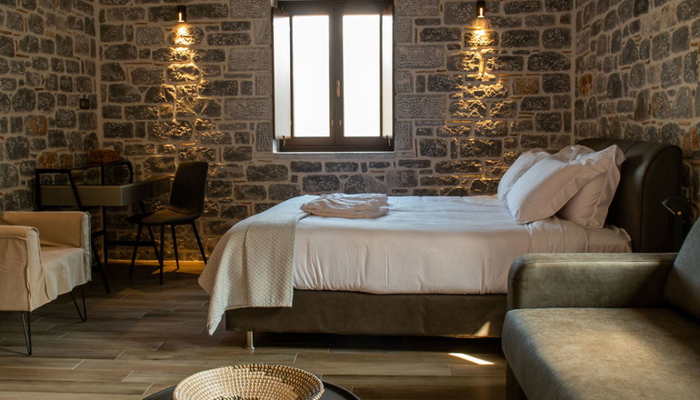 4* Manifest Hotel
