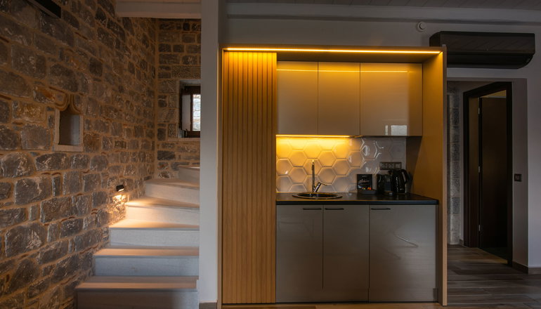 4* Manifest Hotel