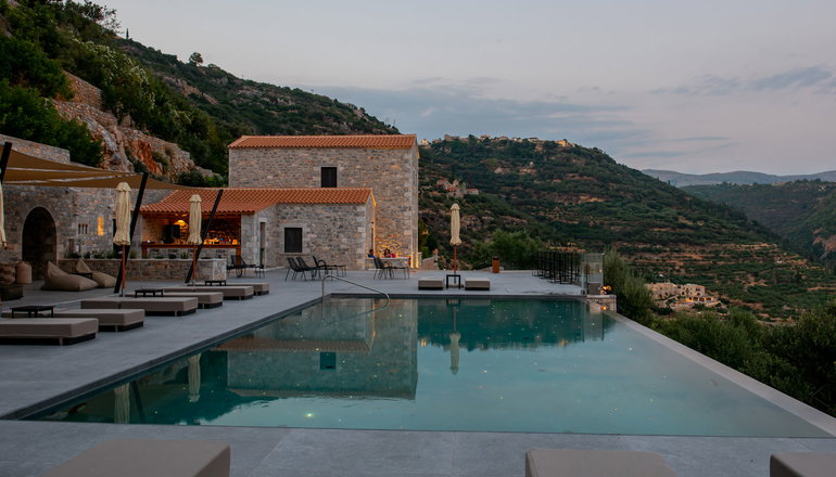 4* Manifest Hotel