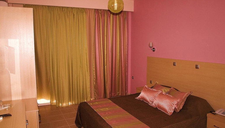 4* Maranton Beach Hotel
