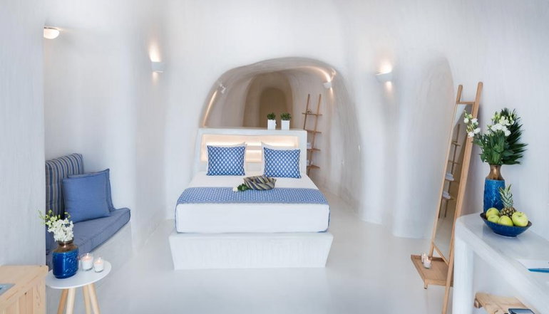 5* Maregio Suites Santorini