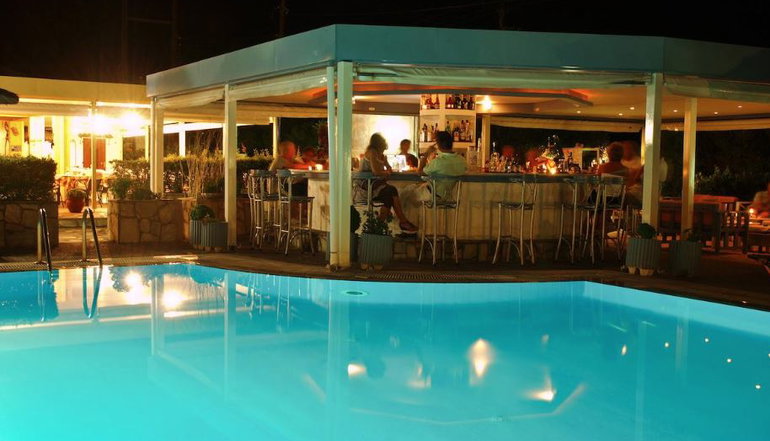Muses Hotel - Κουκουναριές, Σκιάθος