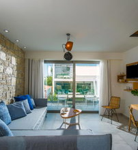Mary Hotel Apts & Mary Royal Suites