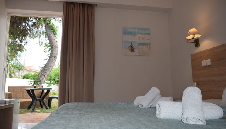 Marzi beach and Bungalows
