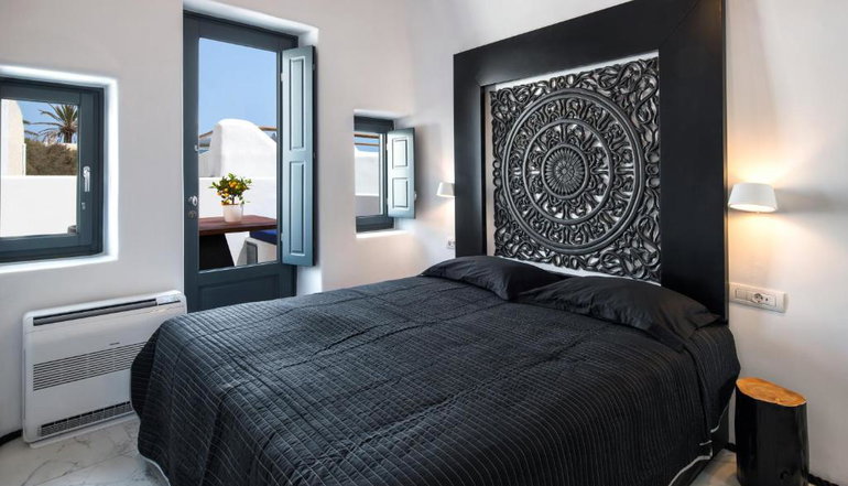 Mirinda Villa Santorini