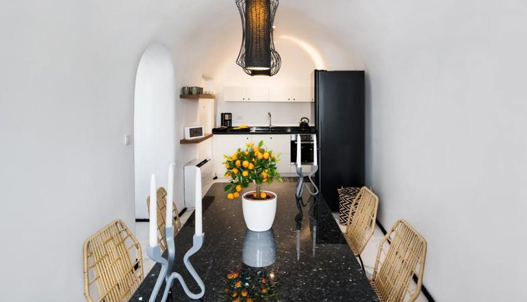 Mirinda Villa Santorini