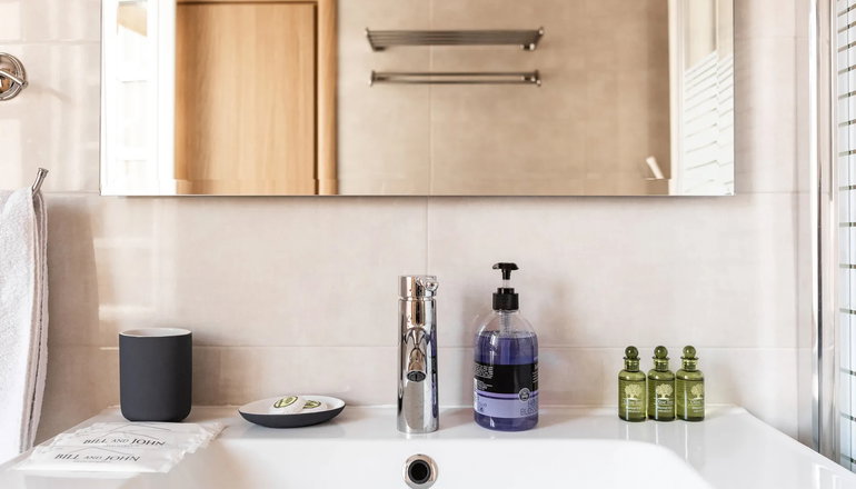 Monastiraki Urban Apartment by Bill & John Apartments Athens