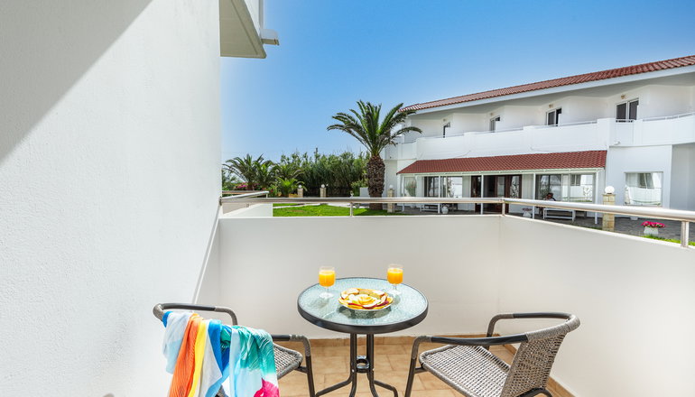 Mrs Chryssana Beach Hotel