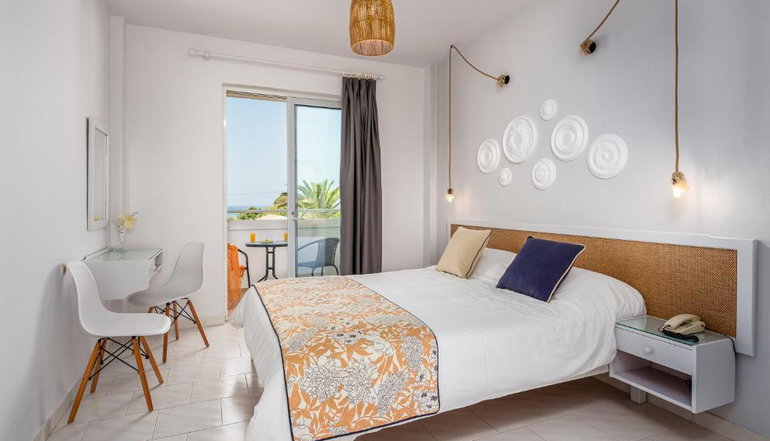 Mrs Chryssana Beach Hotel