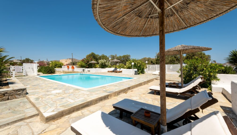 Naoussa Hotel