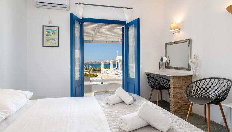 Naoussa Hotel