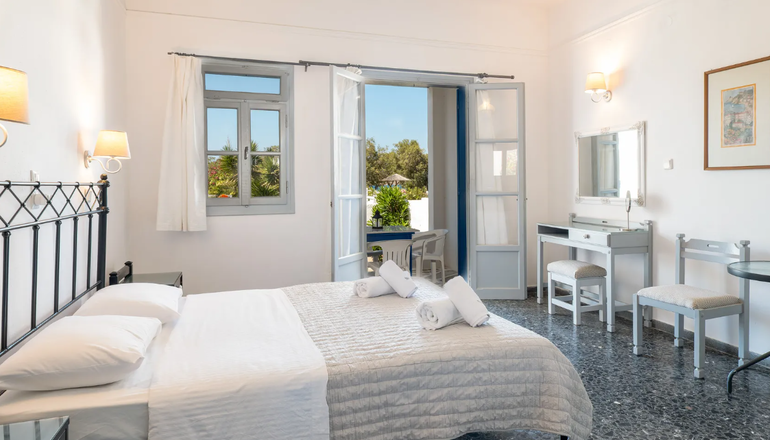 Naoussa Hotel