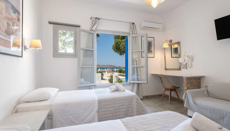 Naoussa Hotel