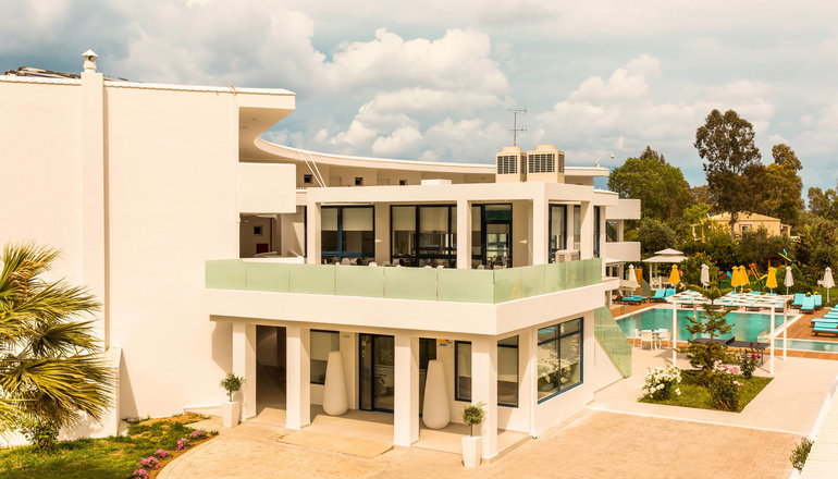 Nasos Hotel & Resort