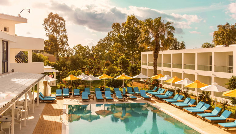 Nasos Hotel & Resort