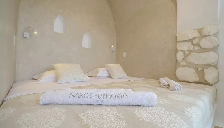 Naxos Euphoria Suites