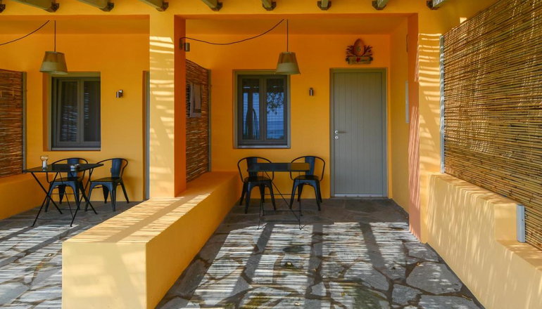 Rooster Guesthouse