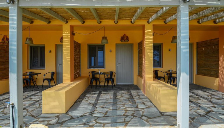 Rooster Guesthouse
