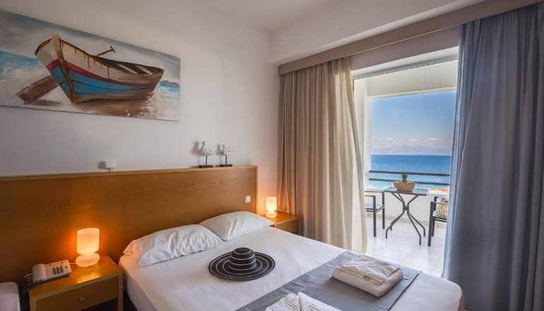 Niforeika Beach Hotel & Bungalows