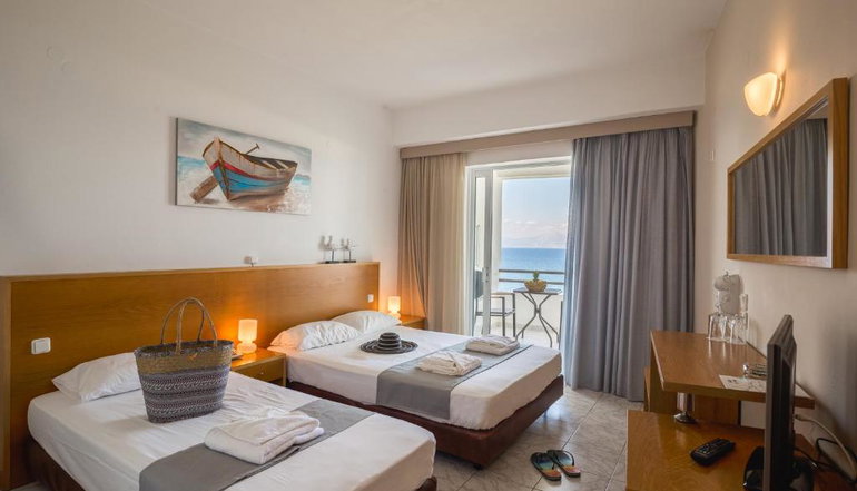 Niforeika Beach Hotel & Bungalows