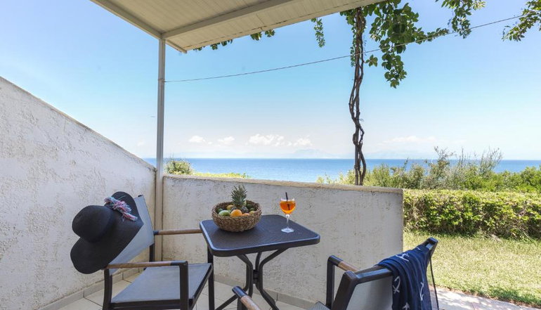 Niforeika Beach Hotel & Bungalows