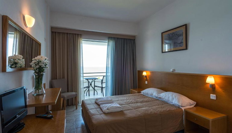 Niforeika Beach Hotel & Bungalows