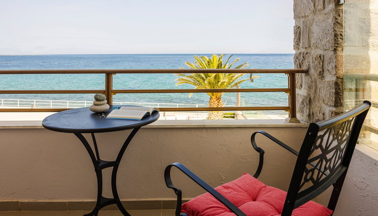 Niki Beach Hotel