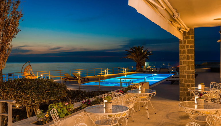 Niki Beach Hotel