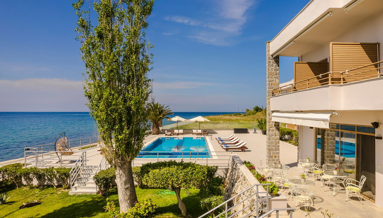 Niki Beach Hotel