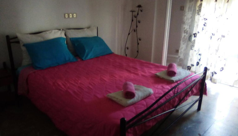 Nikos Rooms