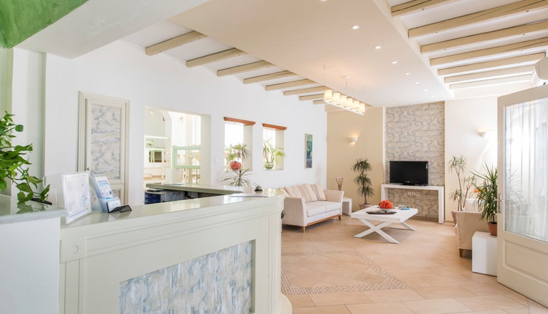 4* Nissos Thira Hotel