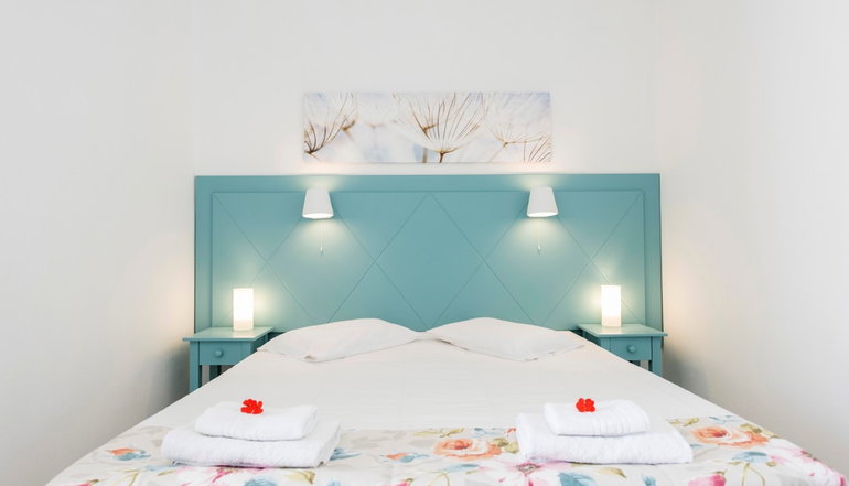 4* Nissos Thira Hotel
