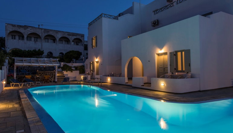 4* Nissos Thira Hotel