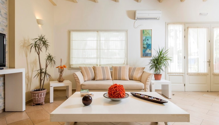 4* Nissos Thira Hotel
