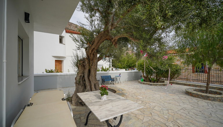 Oasis Studios - Άγιοι Πάντες, Γαλαξίδι