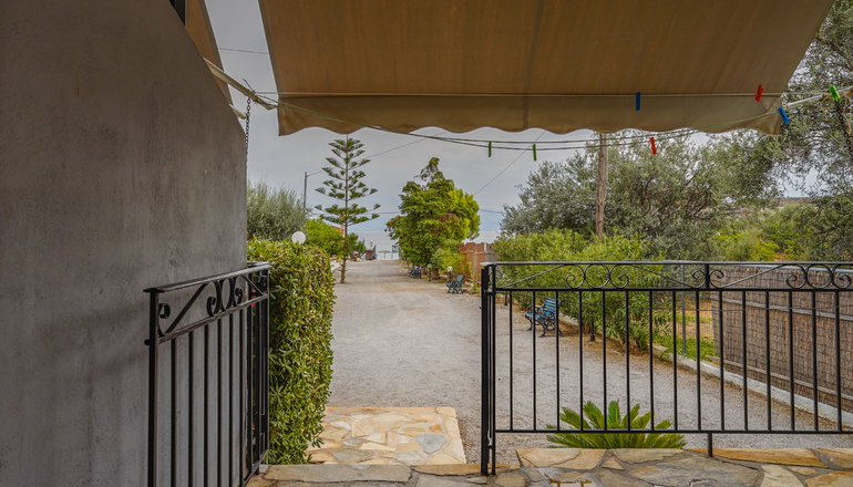 Oasis Studios - Άγιοι Πάντες, Γαλαξίδι
