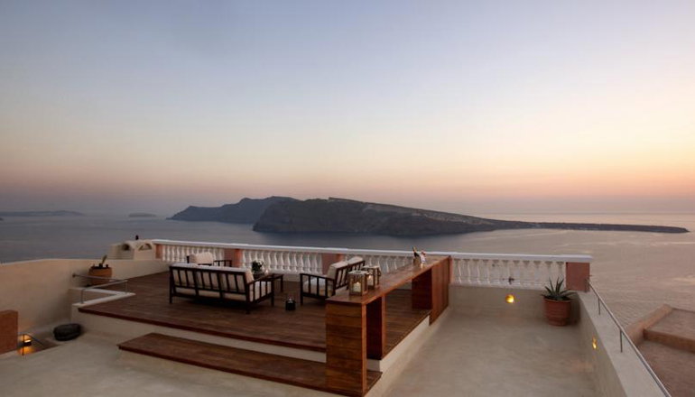Oia Mansion