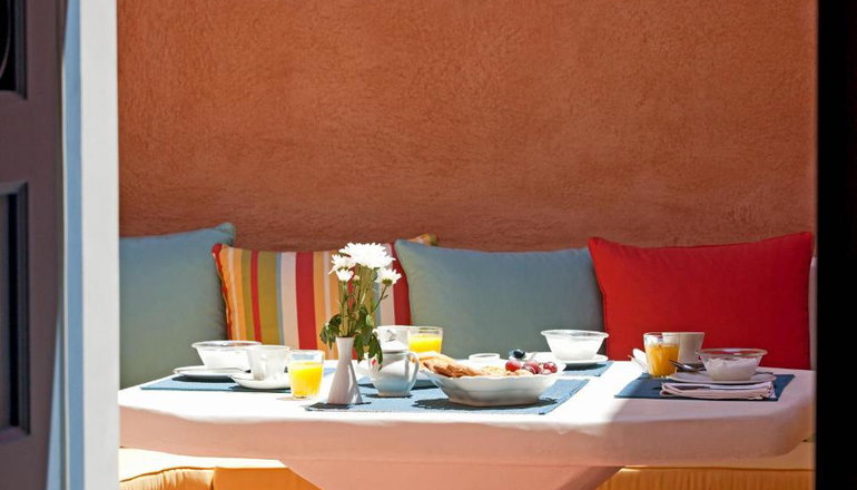Oia Mansion