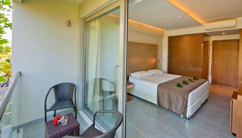 Oktober Hotel