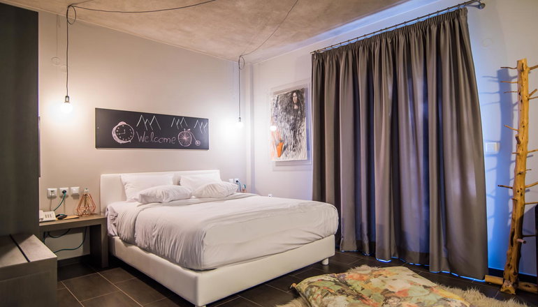 Oniropetra Boutique Hotel