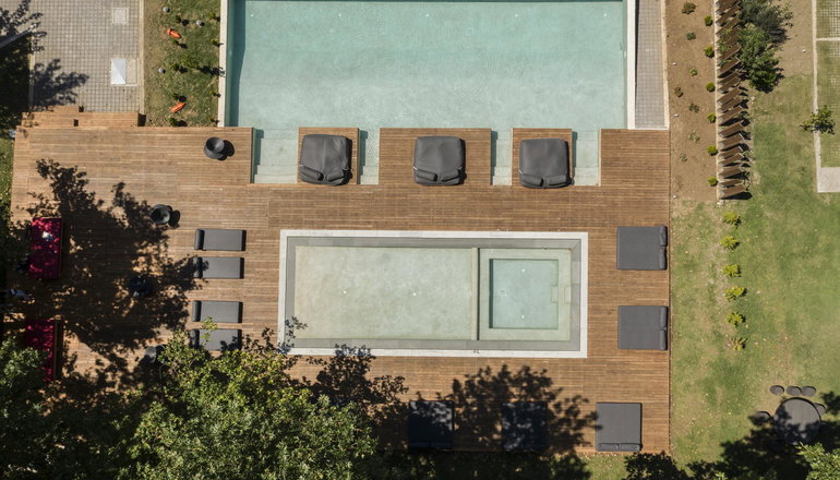 Oniropetra Boutique Hotel