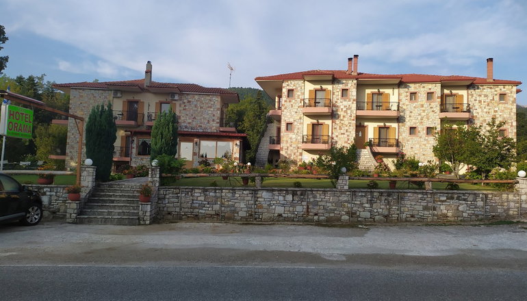Orama Hotel & Suites