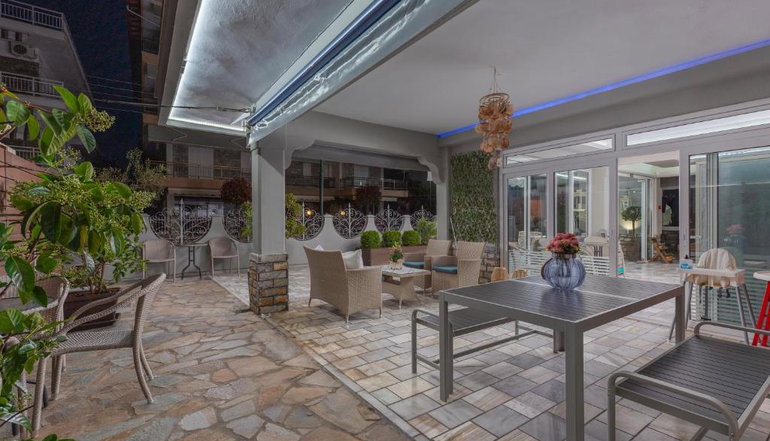 Ouzas Luxury Hotel
